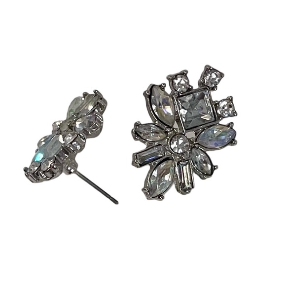 ❤️ Vintage Crystal Victorian Post Earrings - Picture 3 of 5